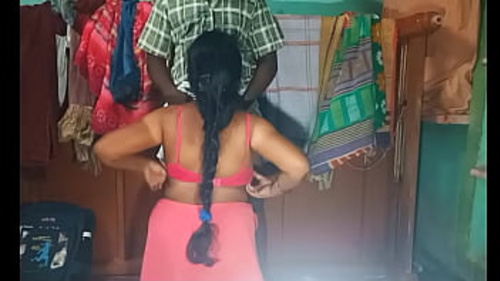 वेट्रिवेल के तमिल में उनके निवास पर पहले डॉगी-स्टाइल मुठभेड़ का अनुभव करें।