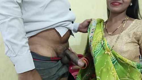 आशु और ऋषि अनजाने में अपनी भारतीय सौतेली बेटी के साथ सेक्स करते हैं और उसके अंदर स्खलित हो जाते हैं।