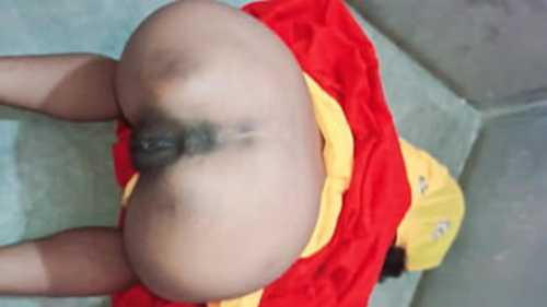 यातुन एक भारतीय गाँव की लड़की को थूक से पूजा करवाकर और तीव्र गुदा चाट में लिप्त होकर अपमानित करती है।