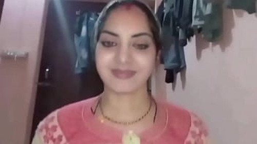 मोनू अपने बेडरूम में देर रात की अंतरंग मुठभेड़ का आनंद लेती है।