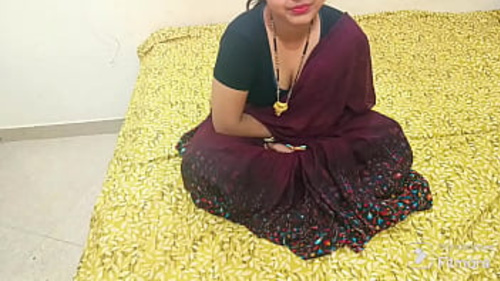 अल्पाना बंगालीxxx की तंग योनि को उसके धोखेबाज कजिन द्वारा जोरदार तरीके से प्रवेश किया जाता है।