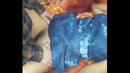 एक धोखेबाज पति अपनी पत्नी को तीव्र और प्रामाणिक यौन मुठभेड़ों के माध्यम से वापस जीतता है।