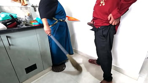 मैस्टर्बेटिंग में नौकरानी के सामने श्रीदेवी से आंध्र