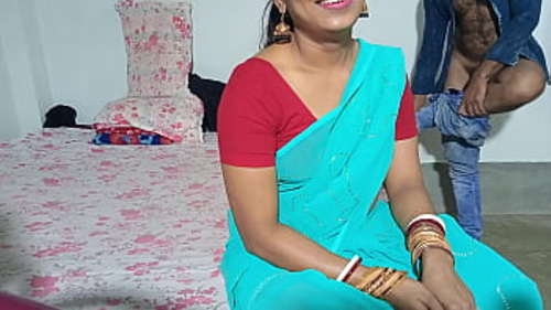हॉट भारतीय आंटियाँ हिंदी पोर्न में शरारती हो रही हैं