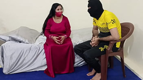 एक शानदार भारतीय नौकरानी को उसके नियोक्ता द्वारा तीव्र और जोरदार संभोग मिलता है