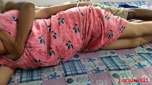 भारतीय पत्नी का अपने देवर के साथ अंतरंग मुठभेड़ (आधिकारिक वीडियो)।
