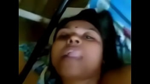 मेरी बहन मेरे साथ एक गर्म सत्र में शामिल होती है
