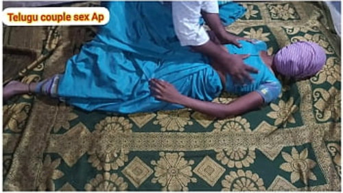 एक पन्ना साड़ी में एक विवाहित महिला के साथ अंतरंग मुठभेड़