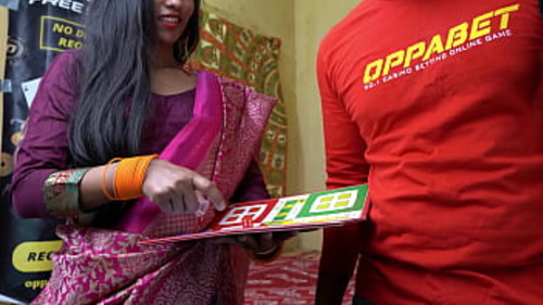 भारतीय सौतेली माँ और सौतेले बेटे के बीच अंतरंग मुठभेड़ एक स्पष्ट वीडियो में।
