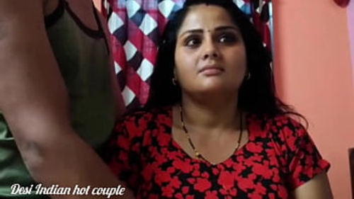 मिस्ट्रेस अपने वॉलुप्टुअस कर्व्स और बड़े लिंग के साथ खुद को संतुष्ट करती है, जब से उसका पति दूर था, सब अकेला।