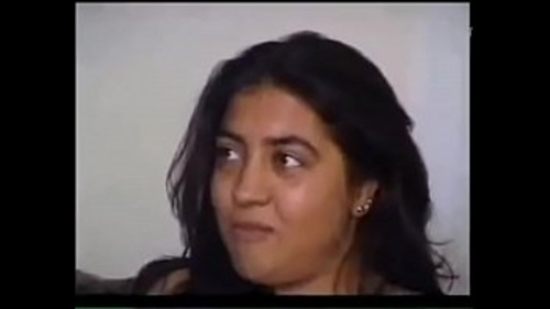 मेरी सेक्सी भारतीय आंटी एक थ्रीसम में भाग लेती है।
