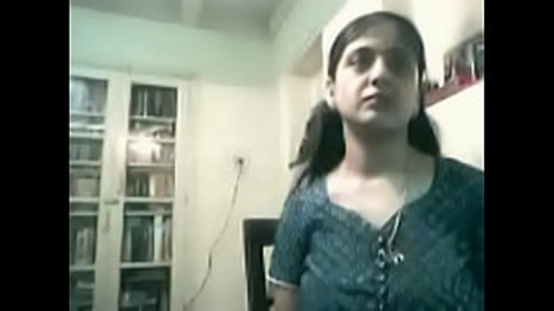 भारतीय गर्भवती महिलाएं वेबकैम पर सेक्स कर रही हैं