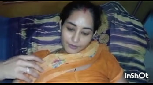भारतीय आंटियां हिंदी ऑडियो में अंतरंग हो रही हैं