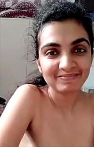 भारतीय हॉट आंटी नग्न हो जाती है
