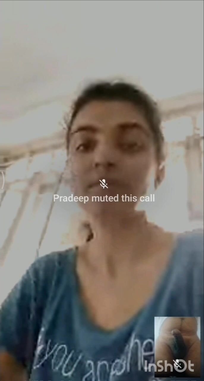 देसी इंडियन रंडी अपनी लंड पर हाथ मारते हुए मस्त हो रही है, जबरदस्त झड़वा लेती है।