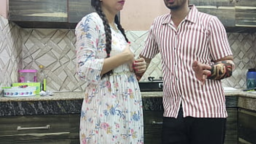 एक भारतीय चाचा और उसकी नई दुल्हन के बीच गर्म मुठभेड़, जिसमें स्पष्ट हिंदी संवाद और तीव्र यौन मुठभेड़ शामिल है