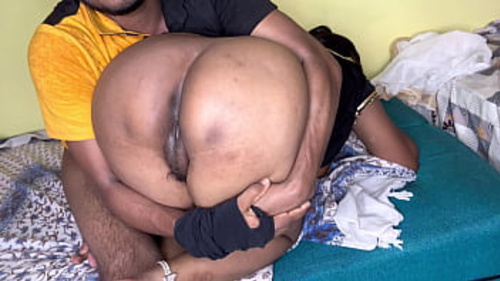 ऋतु और राजू, भारतीय सौतेले भाई-बहन, अपने देवर से गर्भवती होने के दौरान सेक्स के लिए भीख मांगते हैं